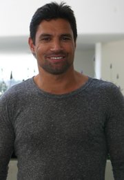 Ману Беннетт